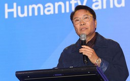 Lee Soo Man từ chối lời mời của SM Entertainment