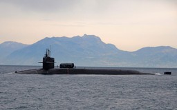 Ông Trump tuyên bố đã điều tàu ngầm hạt nhân đến gần Nga, Moscow nói gì?