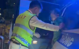 Quảng Trị: Bị rắn độc cắn, người đàn ông được CSGT đưa đi viện cấp cứu