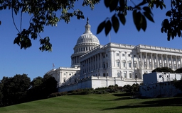 Nhà Trắng sa thải hàng loạt công chức