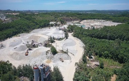 Tài xế xe tải bị đá vùi lấp tử vong trong mỏ đá ở Quảng Ngãi