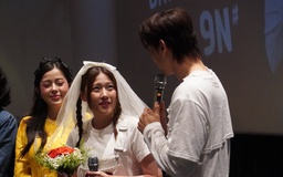 Xôn xao khoảnh khắc Thuận Nguyễn 'cầu hôn' em gái Trấn Thành