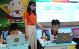 'Con hỏi AI 20 câu, máy đều trả lời, hỏi mẹ câu thứ 3 mẹ đã la'