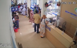 Cứu cụ ông 72 tuổi bất ngờ ngừng tim tại sảnh bệnh viện