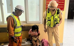 Bé gái 10 tuổi mồ côi ra bệnh viện thăm bà rồi đi lạc lên cao tốc