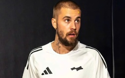 Phản ứng gây tranh cãi của Justin Bieber với mẹ ruột