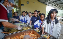 Không làm méo mó chính sách nhân văn về bữa ăn bán trú