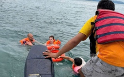 Cứu du khách nước ngoài bị đuối nước khi tắm biển Nha Trang
