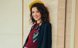 Chân váy kẻ ca rô cổ điển, lãng mạn và hơn thế nữa