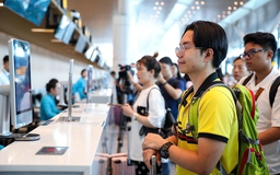 Giá vé máy bay tết chạm đỉnh vẫn 'đắt hàng'