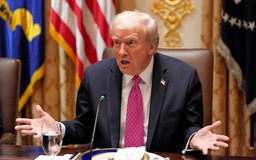Ông Trump đổ lỗi cho Trung Quốc, thừa nhận đánh thuế 100% là 'không bền vững'