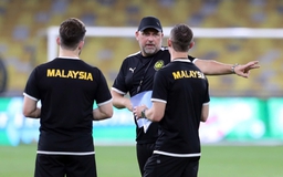 FAM mải đổ ‘lỗi kỹ thuật’, quên lý do bị FIFA xử phạt là giả mạo hồ sơ?