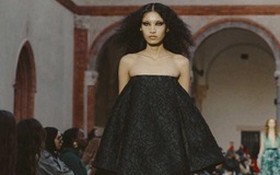 Huỳnh Tú Anh, mẫu Việt đắt show tại Milan, Paris