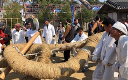 Cả thế giới đến Hà Nội kéo co trong Festival Thăng Long - Hà Nội

