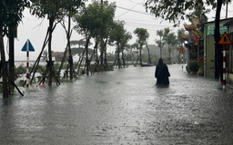 TP.Huế đang mưa rất to, dự báo mưa lũ sẽ phức tạp và kéo dài