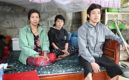 Trao tiền bạn đọc giúp 11 hoàn cảnh khó khăn, bệnh tật