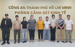 Triệt phá đường dây sản xuất gần 20.000 chai nước hoa giả thương hiệu nổi tiếng