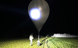 Lithuania đóng cửa sân bay vì khí cầu 'buôn lậu' từ Belarus