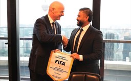 Nhiếp chính vương Malaysia đăng ảnh chụp cùng Chủ tịch FIFA, hé lộ FAM nhập tịch thêm… 27 cầu thủ