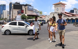 Khai thác 'mỏ vàng' khách du lịch tàu biển