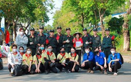 Ánh sáng từ những bước chân