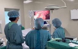 Cứu sống bệnh nhân bị u lách dạng nang hiếm gặp