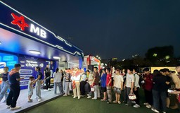 Hàng ngàn sinh viên xếp hàng để ‘chạm’ loạt công nghệ thanh toán của MB