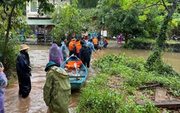 Quảng Ngãi: Một người bị nước lũ cuốn, một người bị đuối nước