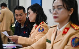 Có thể mách Cục CSGT nếu bị lạm thu phí sát hạch, cấp đổi GPLX