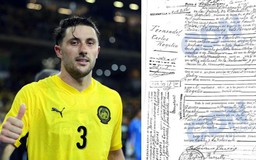 FIFA lộ giấy khai sinh gốc của ông nội cầu thủ nhập tịch lậu: Người Argentina, Malaysia đã rất sai