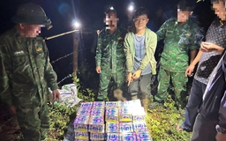 Từ cuộc gọi lạ, nhận vận chuyển 48 hộp pháo hoa nổ rồi bị bắt giữa rừng