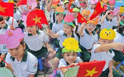 TP.HCM: Sẽ hỗ trợ tiền học kỹ năng sống, ngoại ngữ, bơi... cho học sinh yếu thế