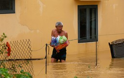 Cuộc sống trong vùng ngập lụt Hội An