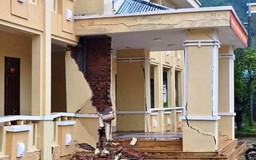 Đà Nẵng: Một xã biên giới bị cô lập, trụ sở xã đối diện nguy cơ đổ sập