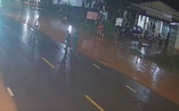 Tham gia điều tiết giao thông vùng ngập, chủ tịch xã bị xe tông tử vong