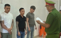 Đà Nẵng: Bắt tạm giam nhóm côn đồ xông vào quán karaoke chém người