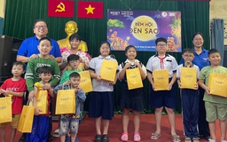 'Lần đầu tiên em được hòa vào Trung thu đông vui như thế này'
