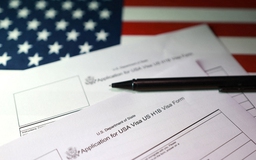 Mức phí thị thực H-1B mới của Mỹ bị kiện