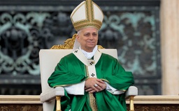 Giáo hoàng Leo XIV kêu gọi giúp đỡ người nhập cư sau khi chỉ trích ông Trump