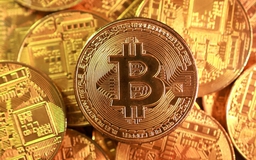 Bitcoin lập đỉnh kỷ lục, vàng tiếp đà tăng mạnh