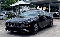 Xe 'độc' KIA K8 chào giá gần 2 tỉ đồng, số lượng chỉ 2 chiếc