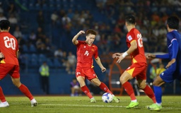 Vui buồn phong độ tuyển thủ Việt Nam, HLV Kim Sang-sik cũng đau đầu