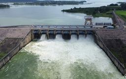 Vì sao thủy điện lớn nhất miền Nam tăng xả lũ lên 800 m3/giây?