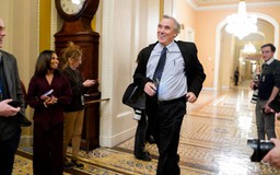 Thượng viện Mỹ thông qua gói ngân sách cho phép mở cửa lại chính phủ