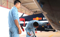 Cận cảnh Trung đoàn 920 đào tạo phi công ở sân bay Phan Thiết