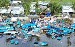 Những con tàu 'gãy cánh' sau bão Kalmaegi