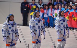 Thần Châu 20 hỏng, phi hành gia Trung Quốc đổi tàu về trái đất