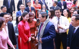 Thầy cô giáo là hình tượng cao đẹp, luôn được kính trọng, tôn vinh