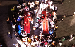 Độc lạ đua... cua ở Cà Mau