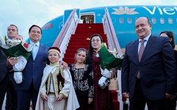 Thủ tướng Phạm Minh Chính và phu nhân bắt đầu thăm chính thức Algeria